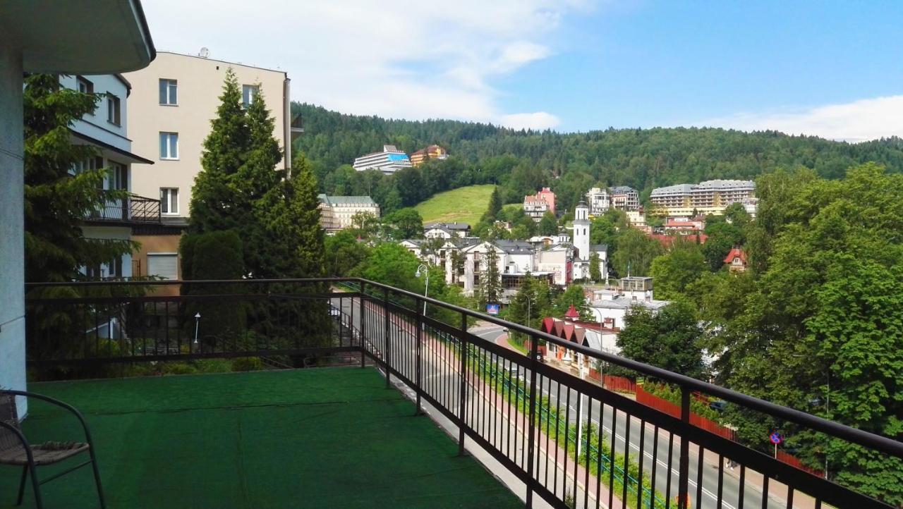 Domy Wczasowe Tryumfy Panzió Krynica-Zdrój Kültér fotó