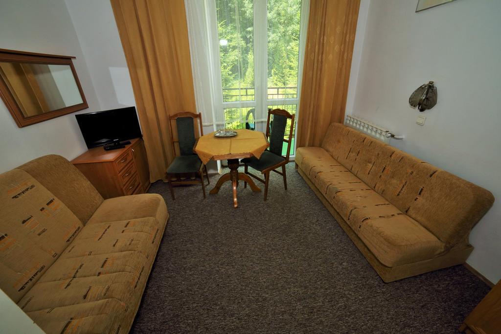 Domy Wczasowe Tryumfy Panzió Krynica-Zdrój Szoba fotó