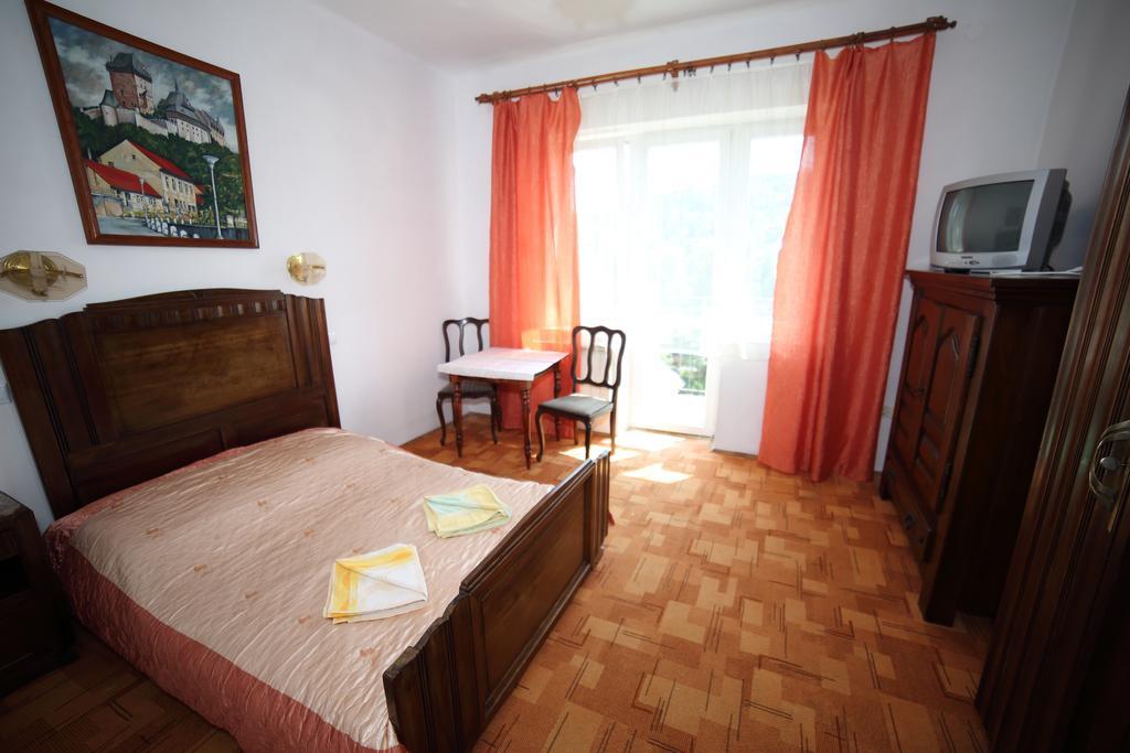 Domy Wczasowe Tryumfy Panzió Krynica-Zdrój Szoba fotó